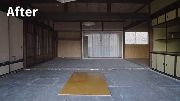 築95年の古民家の間から建具と畳を撤去した後
