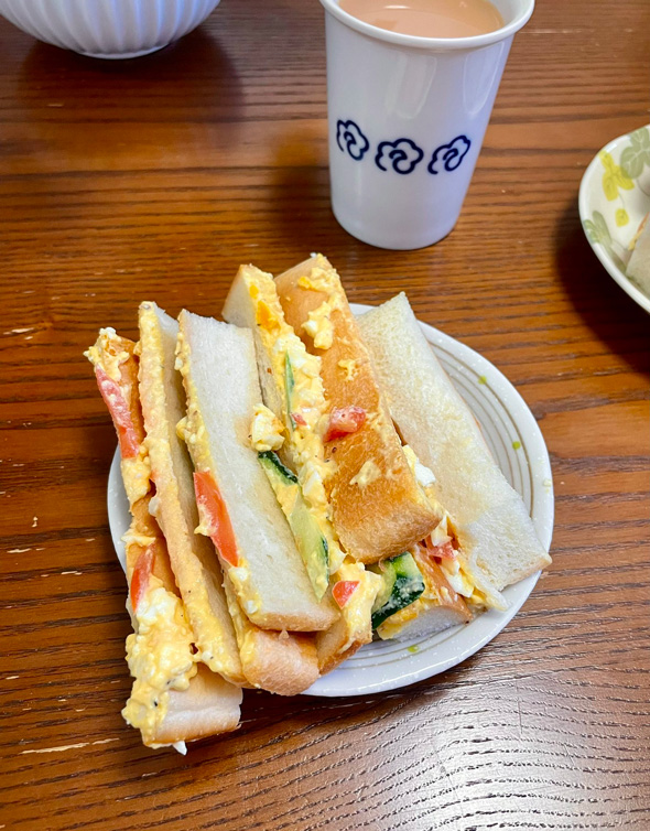 喫茶店 厨房 バイト 旦那 まかない サンドイッチ 商品 バックヤード 比較