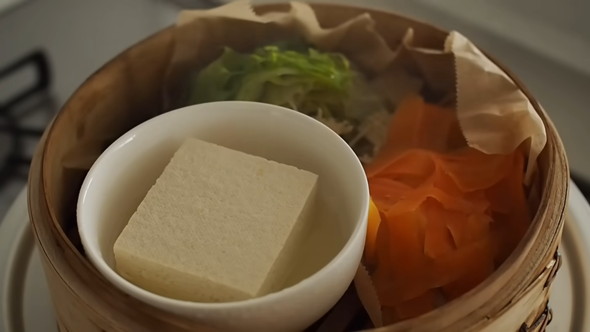 せいろを使った蒸し豆腐