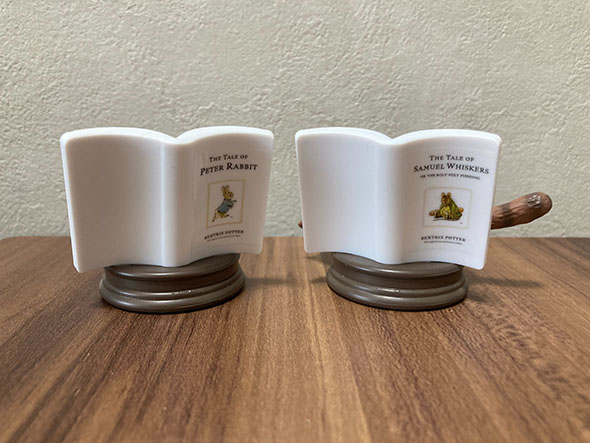 ピーターラビットのガチャ・お父さんとこねこのトムフィギュア（背面）