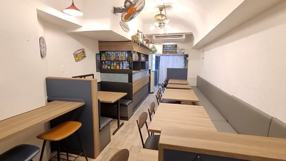 夫 購入 居抜き 店舗 妻 改装 DIY 掃除 物件 内装 インドカレー店