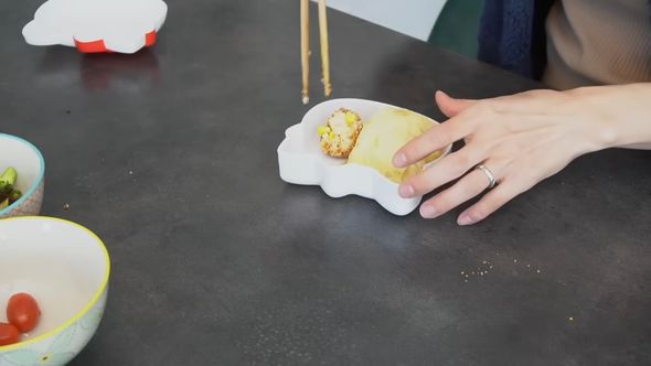 キャラクター弁当を作ってみた結果にフランス人夫や娘と一緒に大爆笑する日本人妻