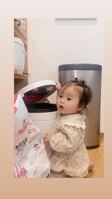 お姉ちゃんがイタズラ対策として用意した鬼の面にびっくする赤ちゃん