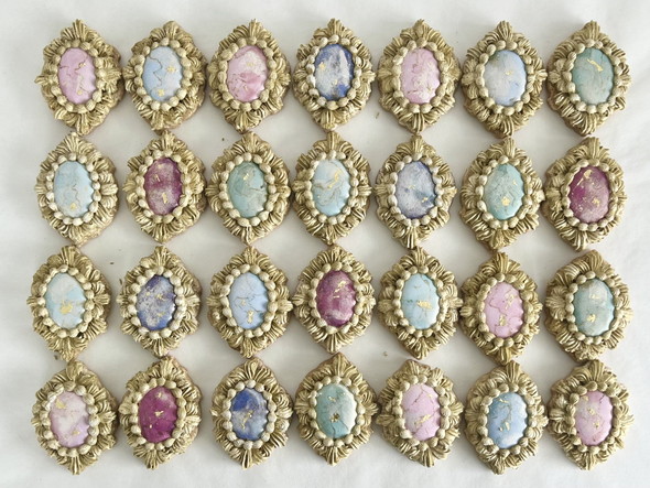 宝石デザインのアイシングクッキー