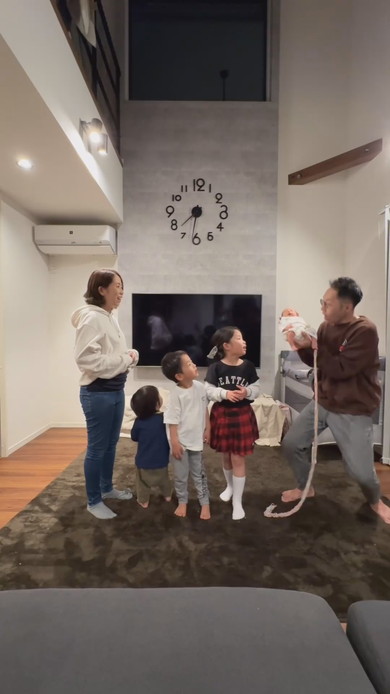 第4子誕生を演出する家族ビデオ