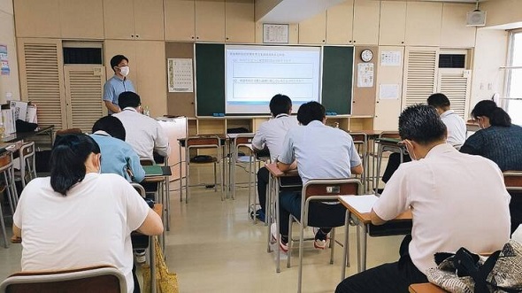 通信制高校に通う学生にキャリア教育・個別就労支援を届けるためのキャリアbaseのクラウドファンディングプロジェクト