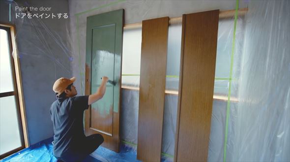 リノベーションでドアのペイント