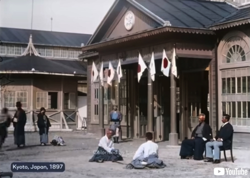 128年前のモノクロ動画をカラー化