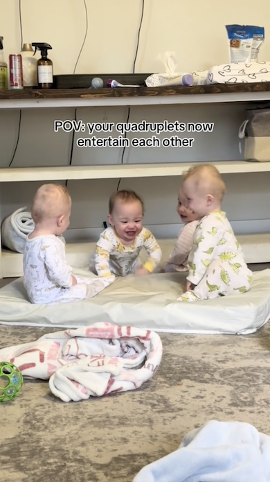 楽しそうな四つ子