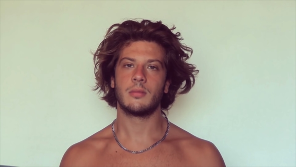 坊主から1年間でどのくらい髪が伸びるかの記録