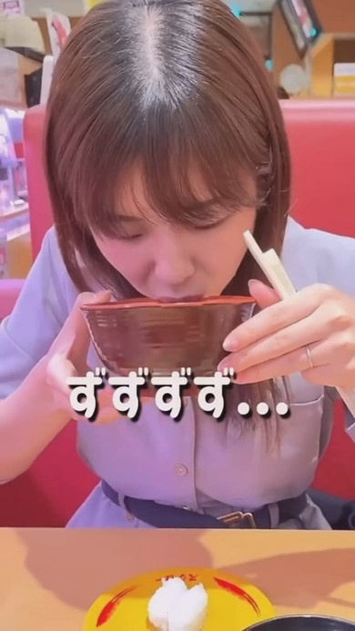 回転ずしでの妻の独特な食べ方紹介