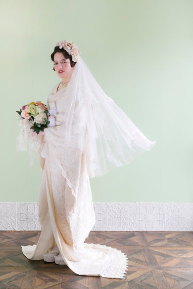 美しいレースの花嫁着物