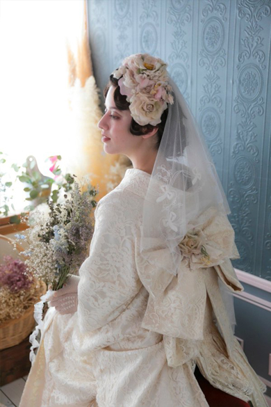 美しいレースの花嫁着物
