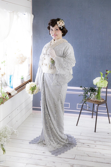 美しいレースの花嫁着物