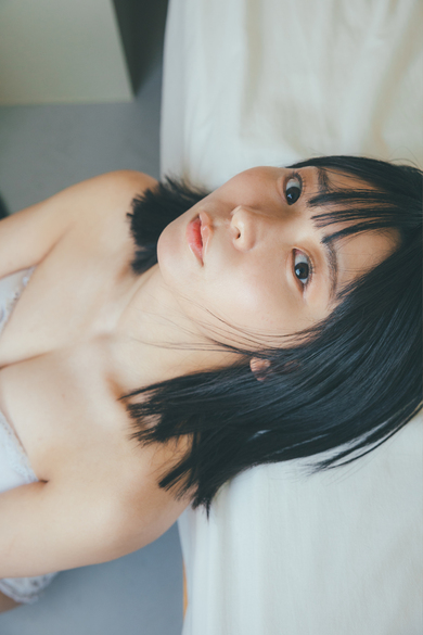 にゃんこスター・アンゴラ村長の1stデジタル写真集「151センチ、48キロ」