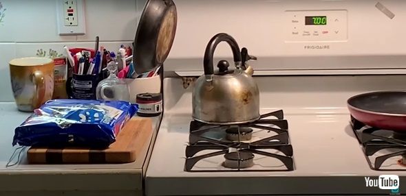 クッキーを盗むネズミ