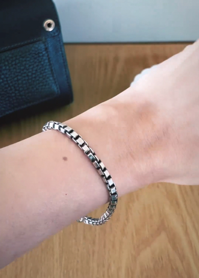 ブレスレットをスムーズに付けることができました