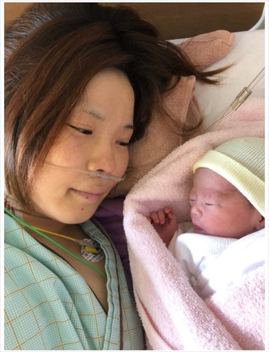 第1子女児を出産した先天性四肢欠損症のタレント・佐野有美