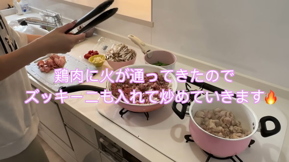 病院で遅くなった日の、大家族の夕食作り風景