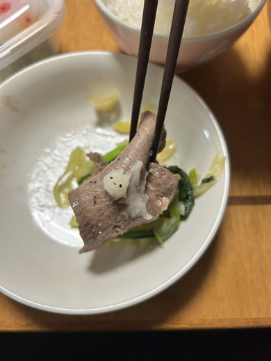 ほほ笑むうさぎに見えるおろしニンニク