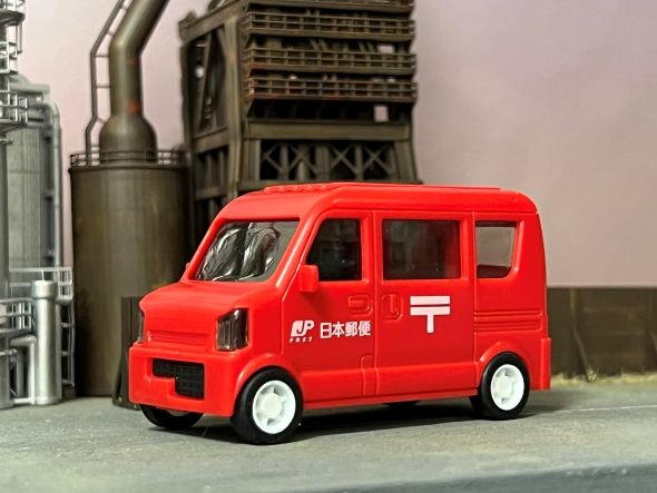 いつも焼けてるイメージ郵便局の集配車