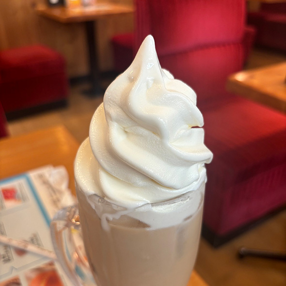 そびえ立つクリーム