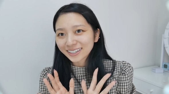 メイク前の女性