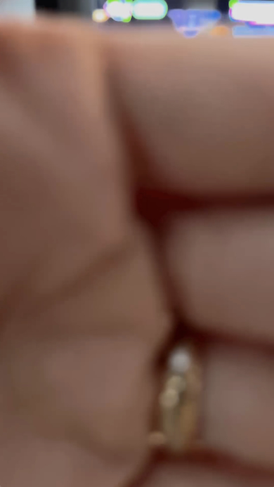 いないいないばあで笑顔