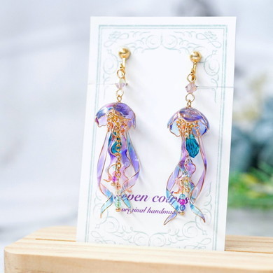 クラゲモチーフアクセサリーの写真