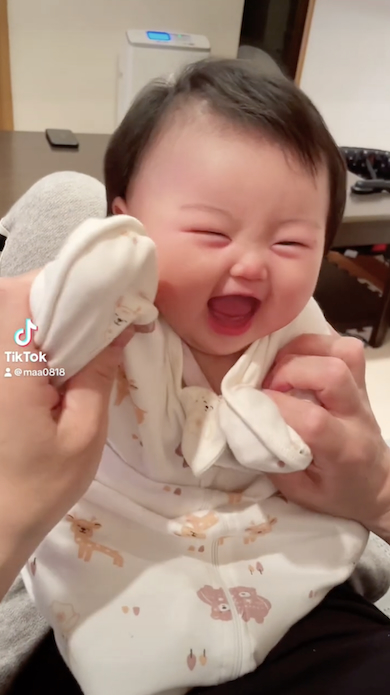 笑うりいなちゃん