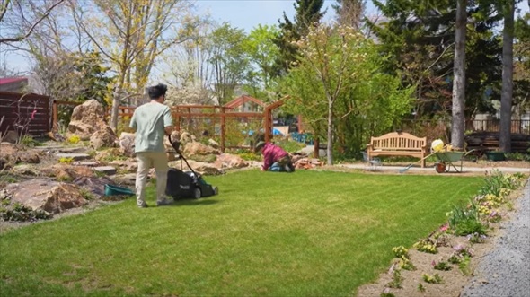 春の北国で生き生きと暮らす母と祖母に羨望の声