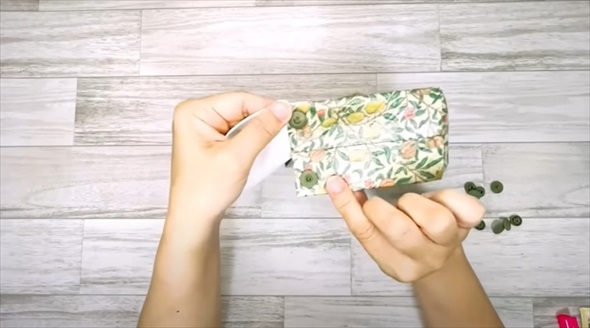 ウイリアム・モリスのカットクロスで縫わないポーチ