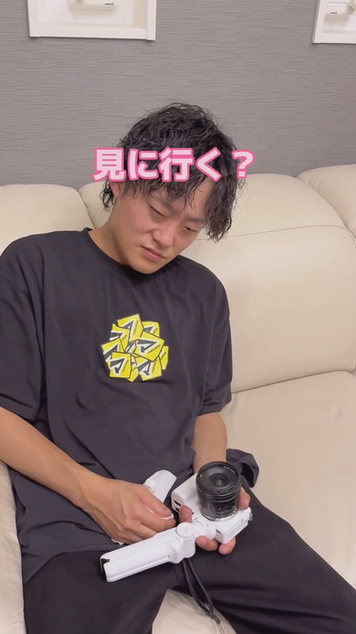 起きたら子どもにPCやカメラにシールを貼られていたパパさん