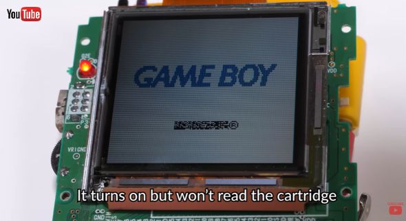1999年発売のゲームボーイカラー ポケモン3周年記念バージョン