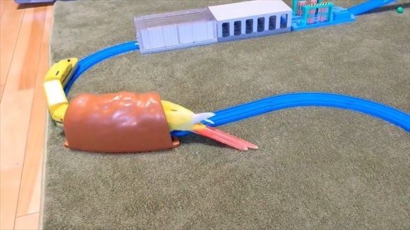 ドクターイエローガチ勢なインコ