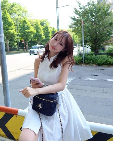 三上悠亜さん近影