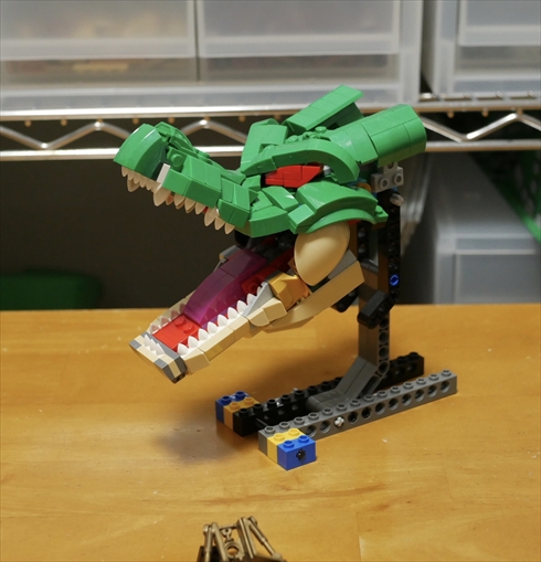 レゴで作ったドラゴンボールの神龍