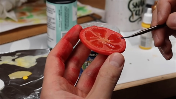 粘土で作ったリアルなチーズバーガー