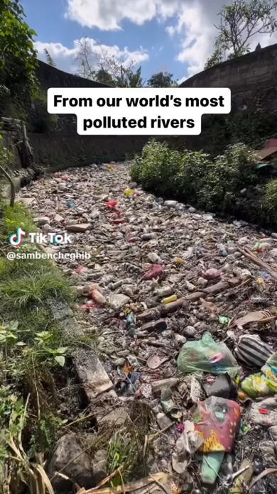 川 大量 プラスチック ごみ 撤去 分別 リサイクル インドネシア 環境保護団体