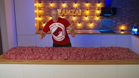 牛一頭からハンバーガーが何個作れるかを検証