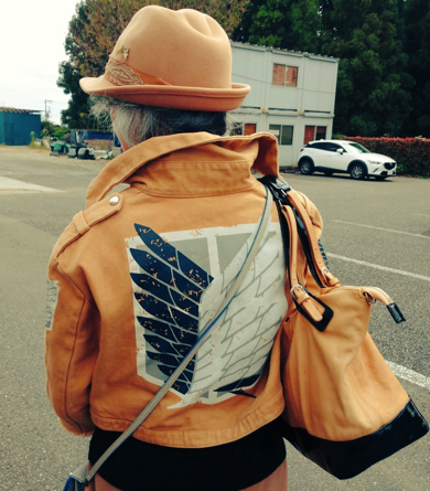 自由にファッションを楽しむお母さん