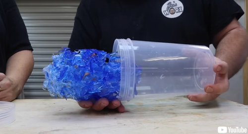 高温のレジンを氷にかけると？