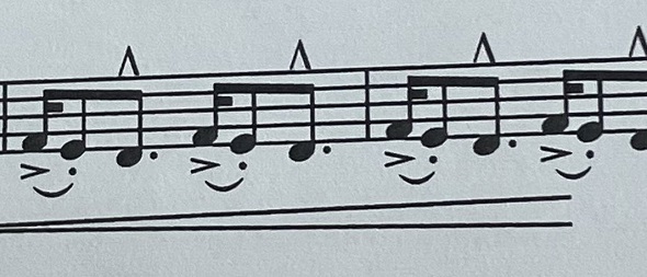 横並びになって連続でウインクをしてくる音符たち