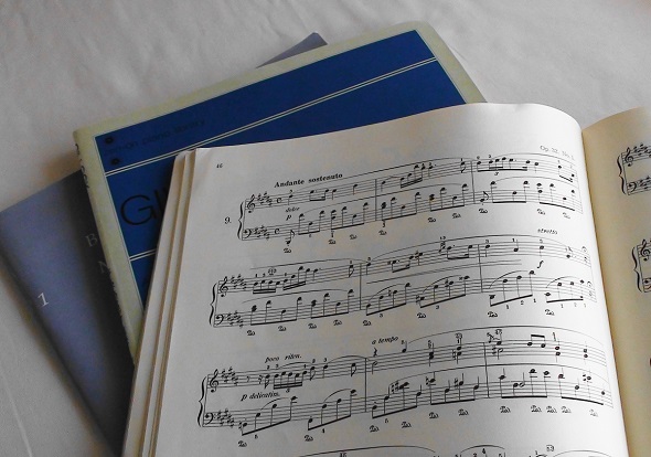 演奏や歌唱で使われる楽譜