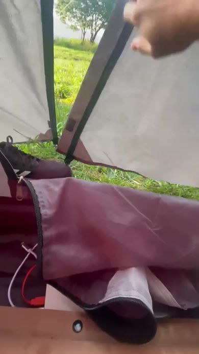 富士高原トマトフィールドで早朝に撮影したテントの中