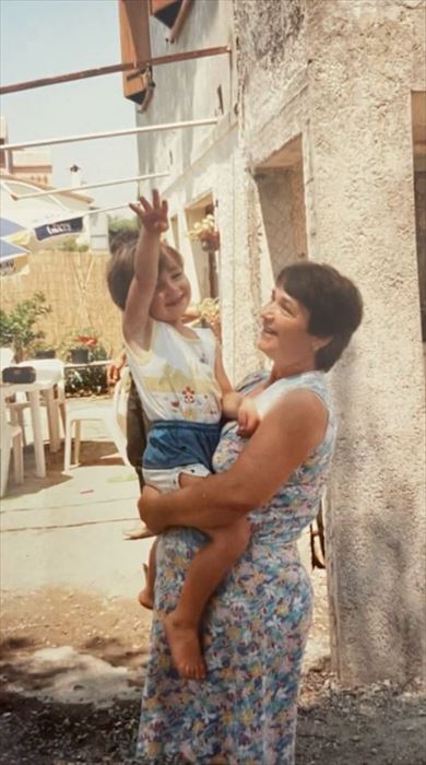 おばあちゃんと孫の35年後