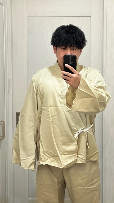 スター・ウォーズのジェダイコスがスーパー銭湯を満喫してる人に