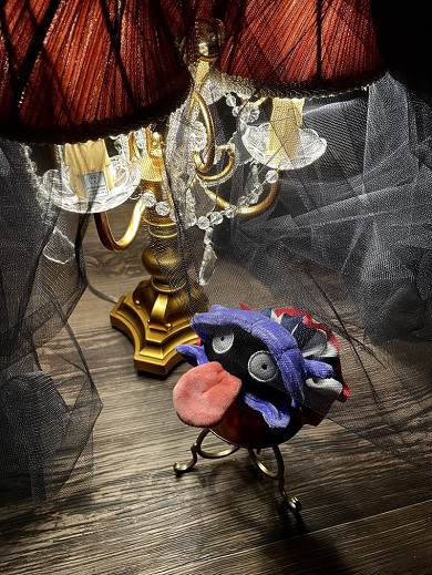 かわいがっているシェルダーのぬいぐるみの記念写真