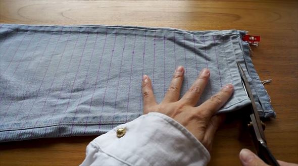 古いデニムをリメイクする動画