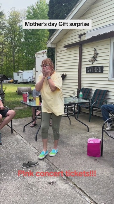 母の日にコンサートチケットのサプライズ